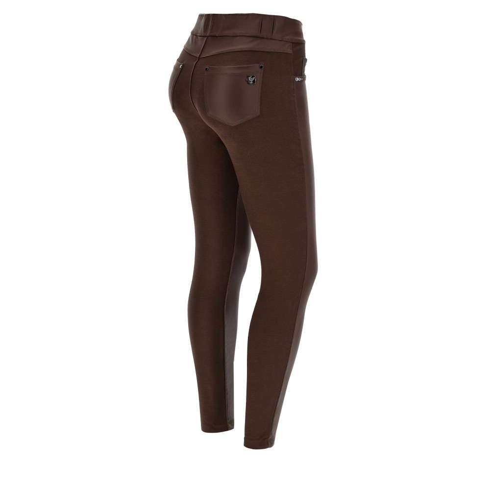 Freddy N.O.W® Comfort Pants - Mid Waist Super Skinny - Vegan Leather Front - Brown - M29