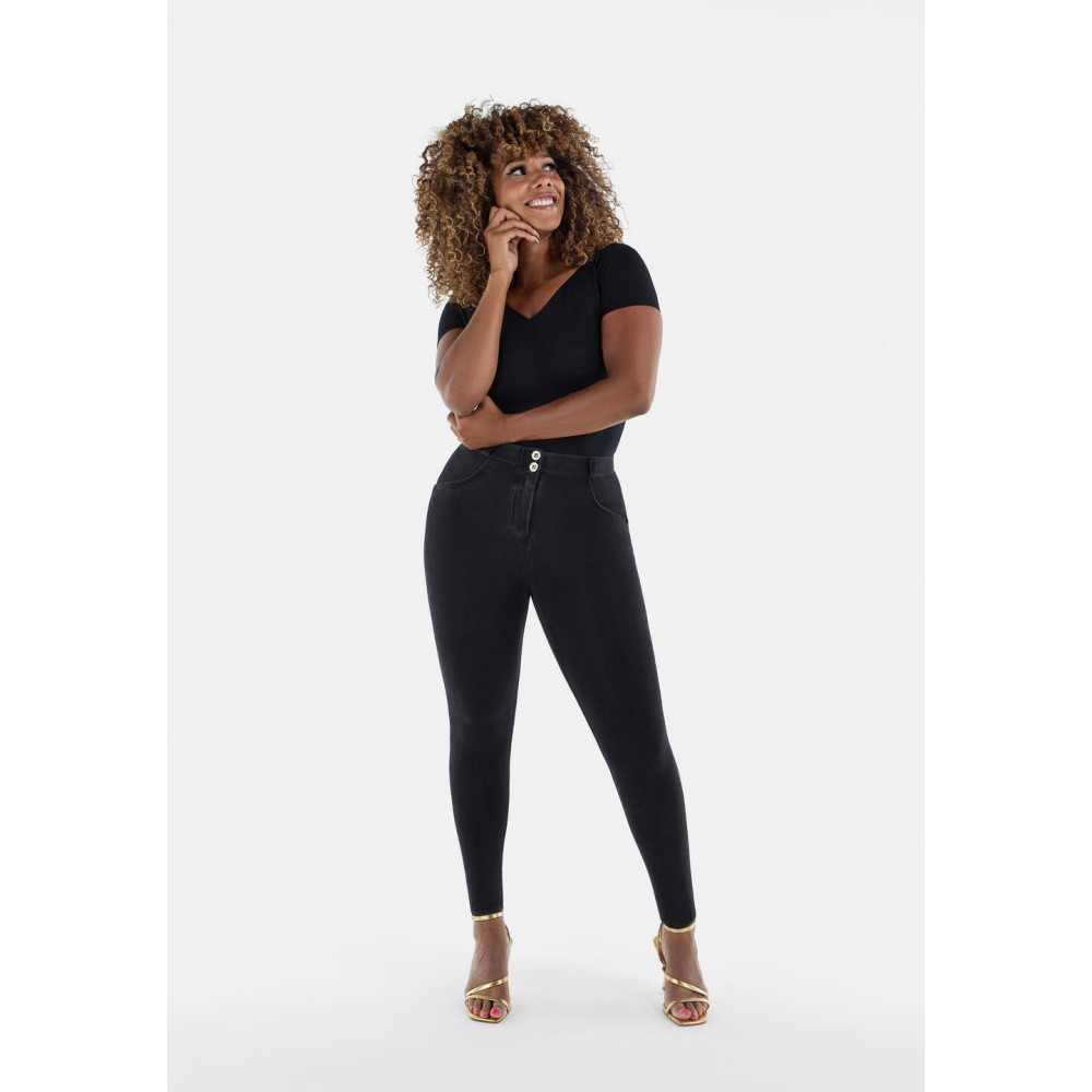 Freddy WR.UP® Curvy Denim - Regular Waist Skinny - J7N - Black Denim - Black Seams