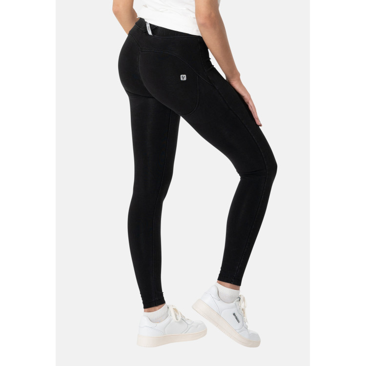 Freddy WR.UP® Yoga Jeans - 7/8 Regular Waist Super Skinny - J7N - Black – Black Seams