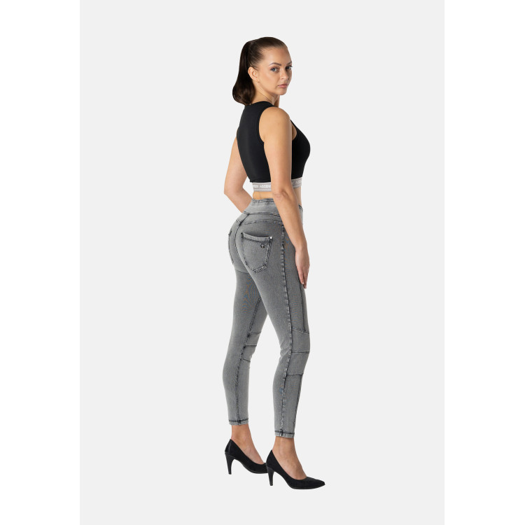 Freddy N.O.W® Yoga Pants - 7/8 - Mid Waist Skinny- Foldable Waist - Biker-Style - Grey Denim - Black Seam - J3N